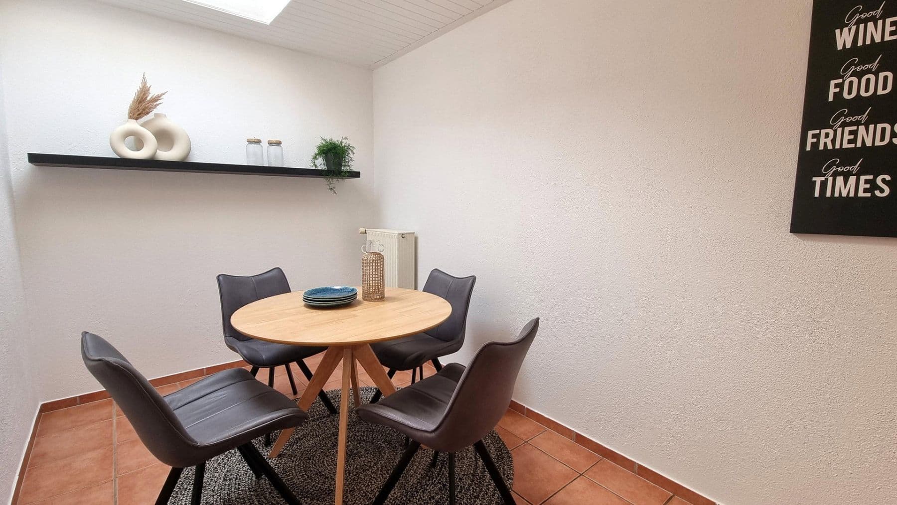 house for sale, 207 m², Ulmenweg 1/1, Mühlacker, Baden-Württemberg house for sale, 207 m², Ulmenweg 1/1, Mühlacker, Baden-Württemberg