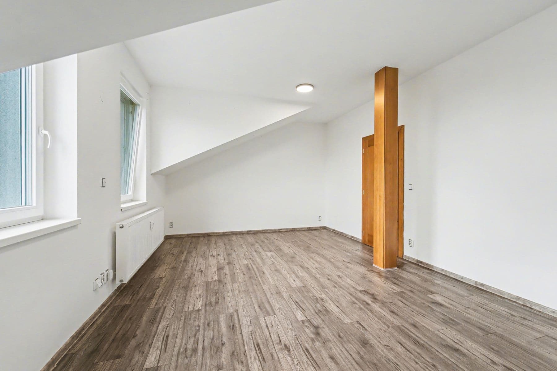 2 bedroom with open-plan kitchen flat to rent, 116 m², Miličín, Středočeský Region 2 bedroom with open-plan kitchen flat to rent, 116 m², Miličín, Středočeský Region