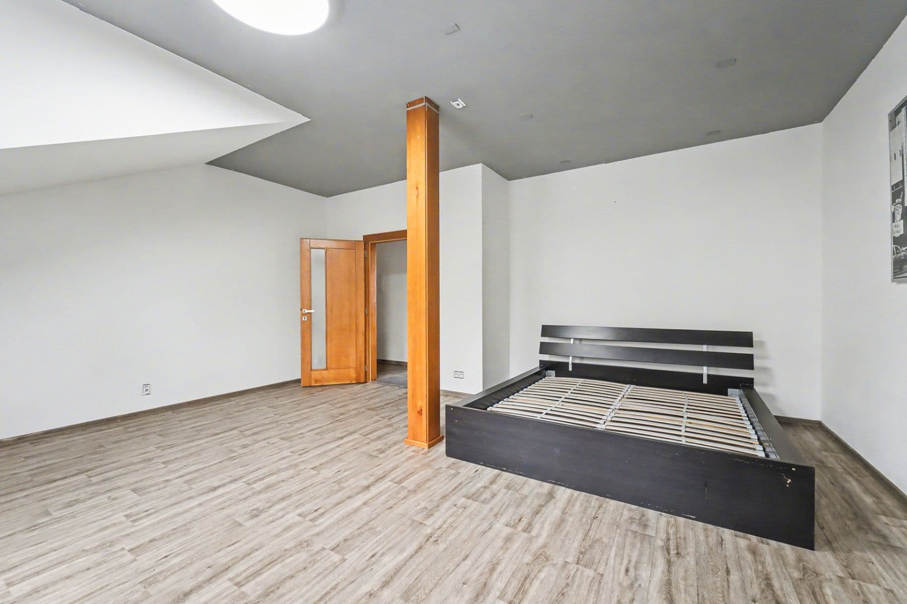 2 bedroom with open-plan kitchen flat to rent, 116 m², Miličín, Středočeský Region 2 bedroom with open-plan kitchen flat to rent, 116 m², Miličín, Středočeský Region