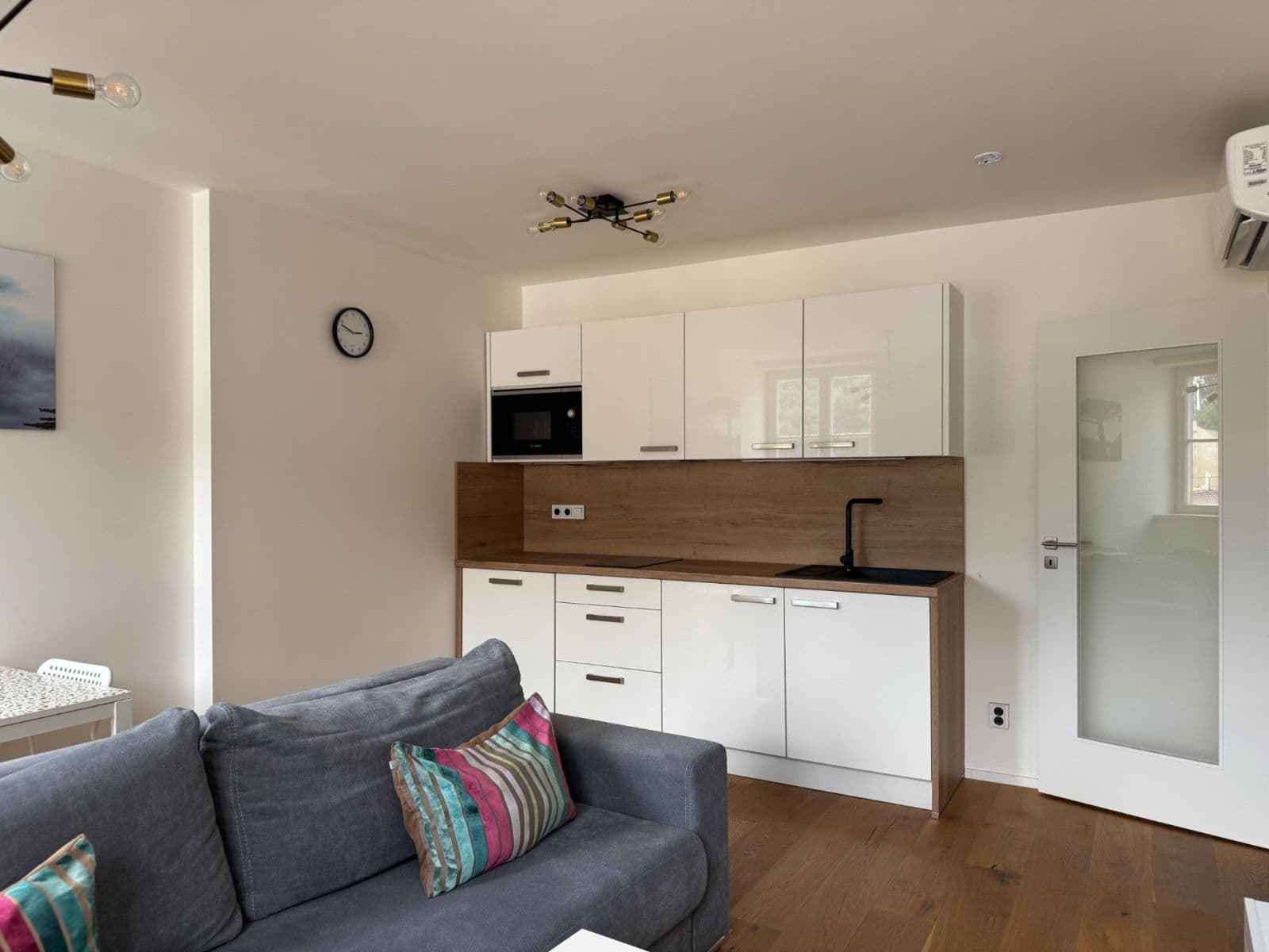 1 bedroom with open-plan kitchen flat to rent, 39 m², Peckova, Prague, Prague 1 bedroom with open-plan kitchen flat to rent, 39 m², Peckova, Prague, Prague