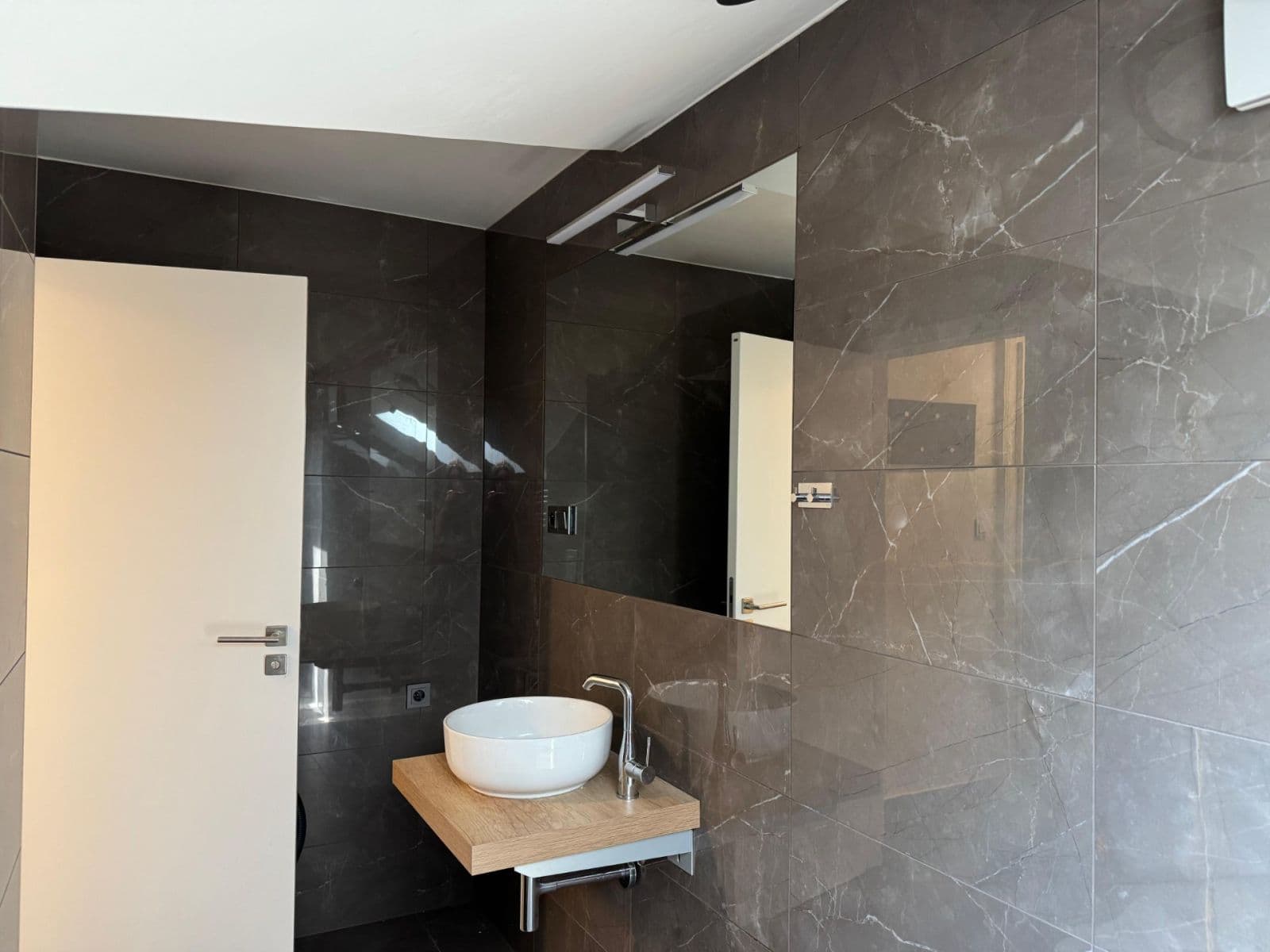 1 bedroom with open-plan kitchen flat to rent, 39 m², Peckova, Prague, Prague 1 bedroom with open-plan kitchen flat to rent, 39 m², Peckova, Prague, Prague