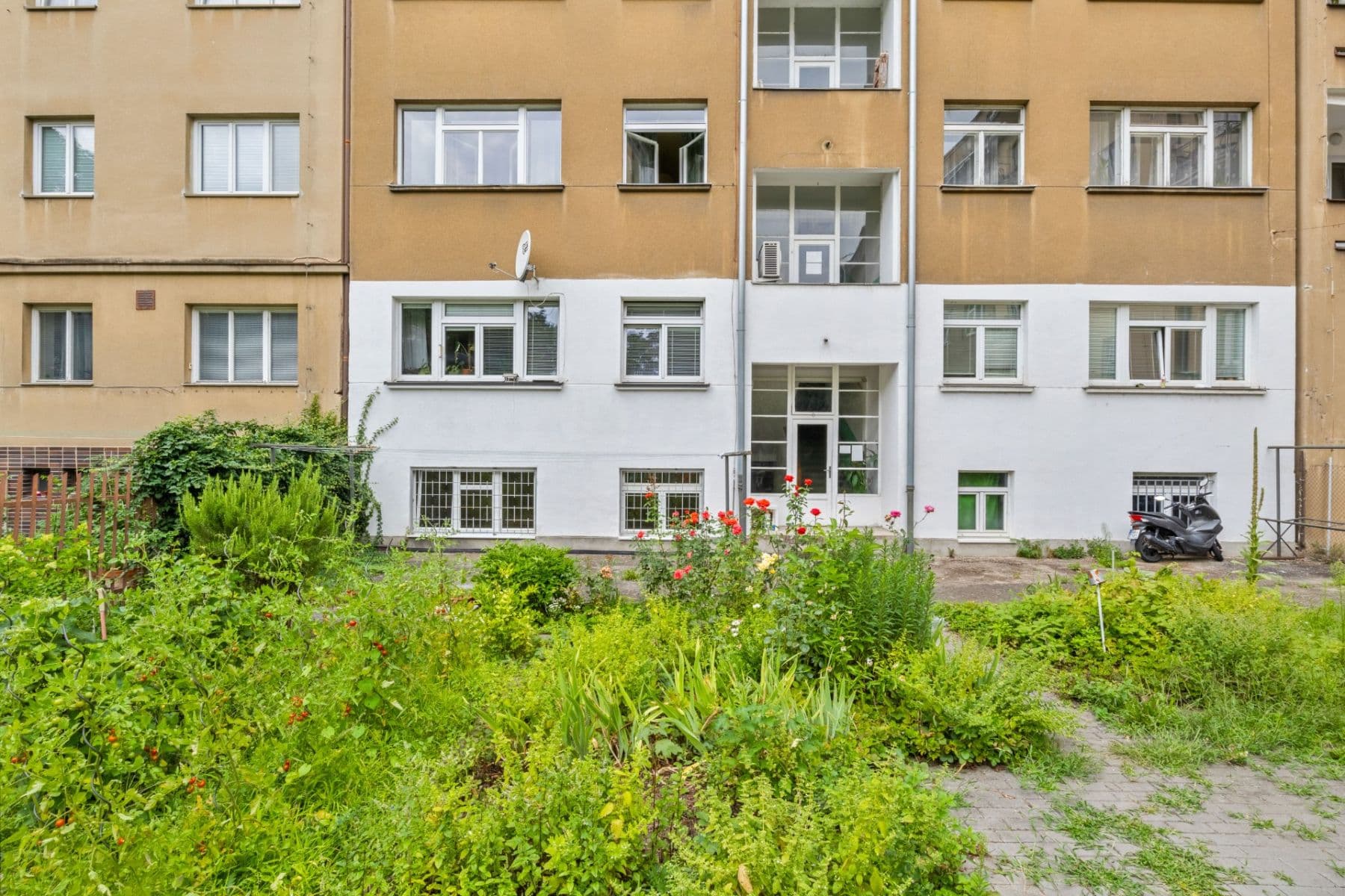 1 bedroom with open-plan kitchen flat to rent, 44 m², Podolská, Prague, Prague 1 bedroom with open-plan kitchen flat to rent, 44 m², Podolská, Prague, Prague