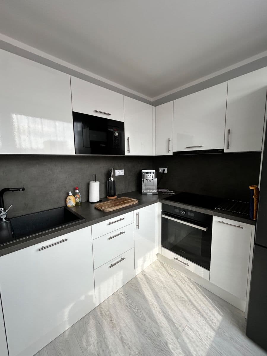 1 bedroom with open-plan kitchen flat for sale, 60 m², sídl. Hůrka, Kralupy nad Vltavou, Středočeský Region 1 bedroom with open-plan kitchen flat for sale, 60 m², sídl. Hůrka, Kralupy nad Vltavou, Středočeský Region