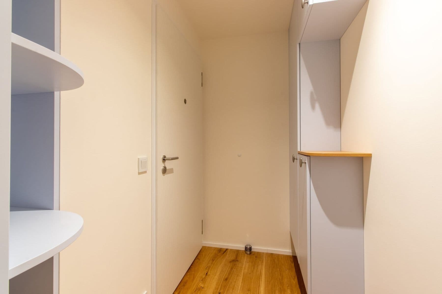 2 bedroom with open-plan kitchen flat to rent, 82 m², U Komína, Prague, Prague 2 bedroom with open-plan kitchen flat to rent, 82 m², U Komína, Prague, Prague