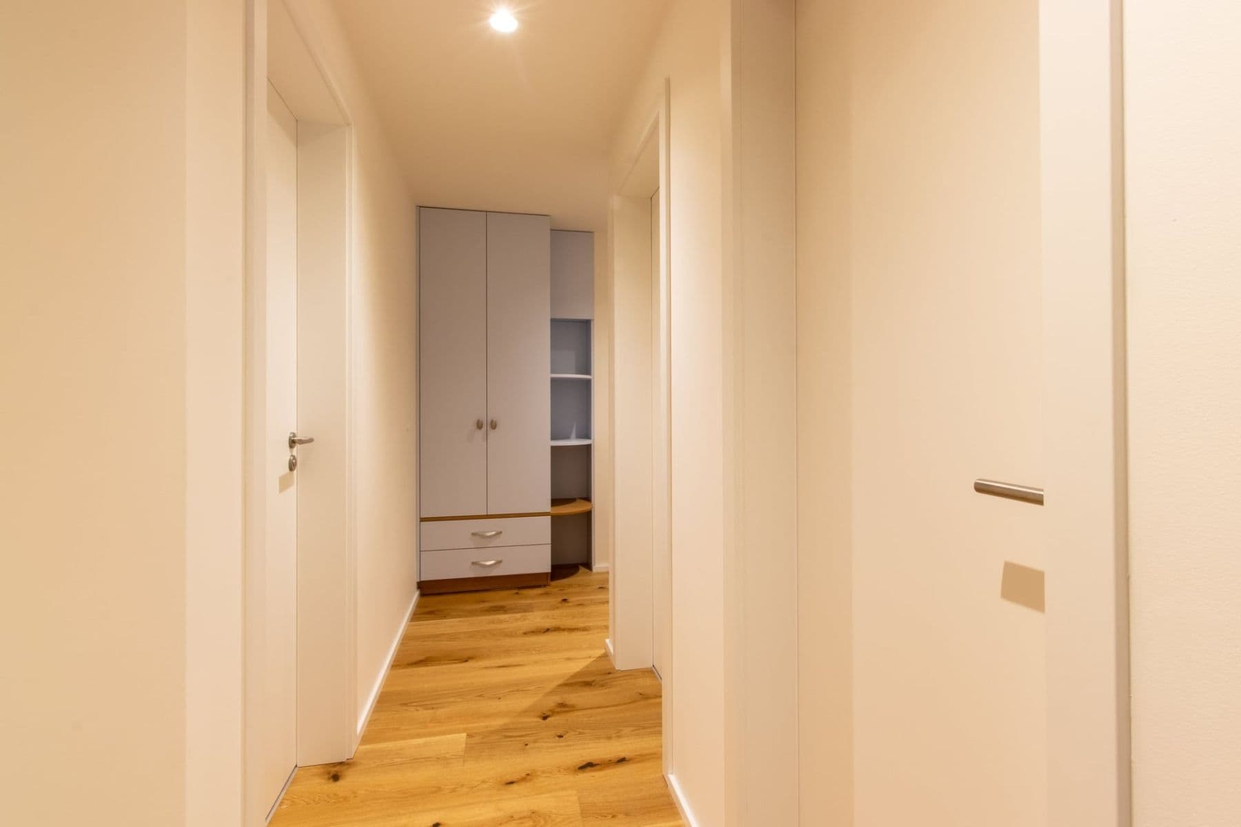 2 bedroom with open-plan kitchen flat to rent, 82 m², U Komína, Prague, Prague 2 bedroom with open-plan kitchen flat to rent, 82 m², U Komína, Prague, Prague