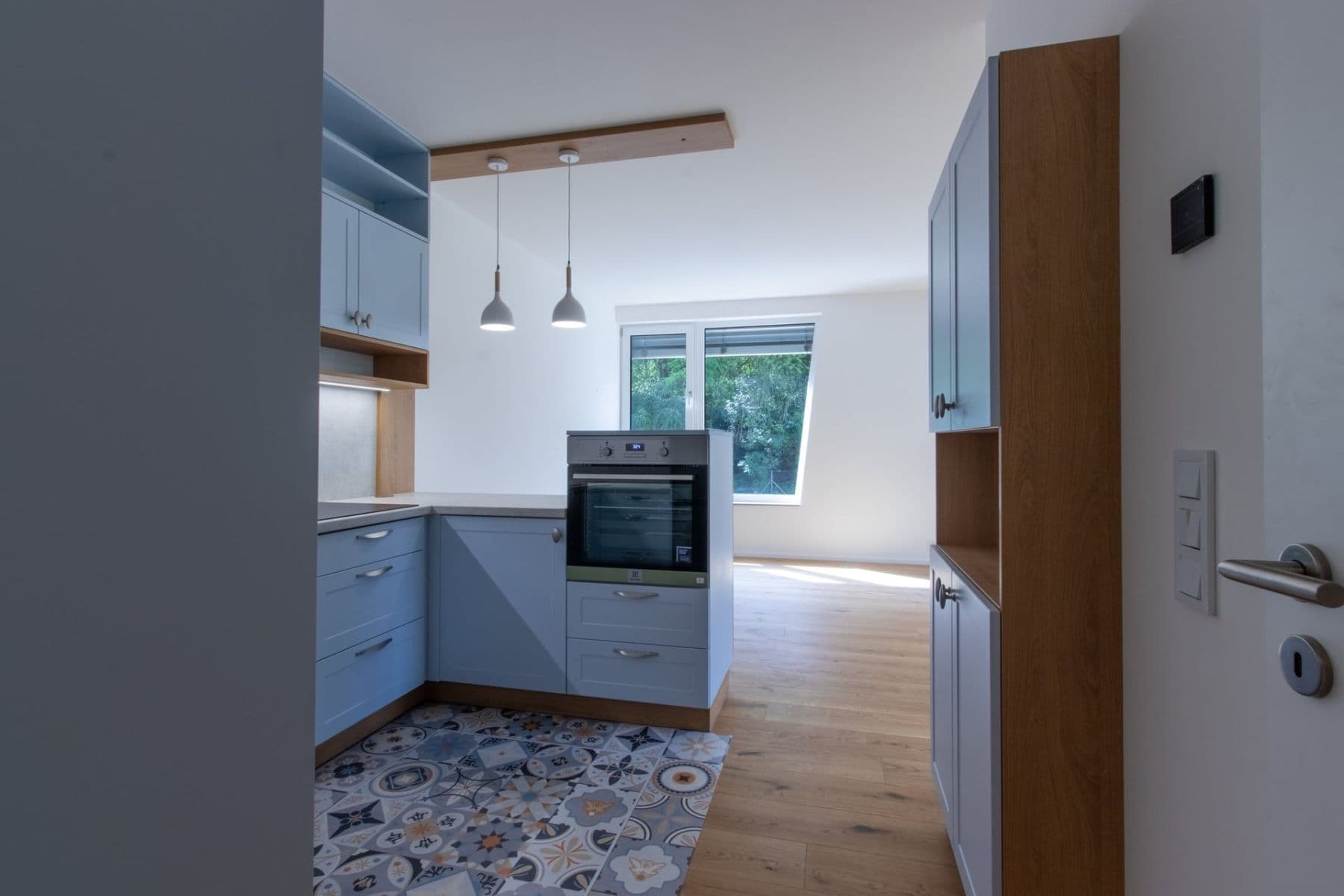2 bedroom with open-plan kitchen flat to rent, 82 m², U Komína, Prague, Prague 2 bedroom with open-plan kitchen flat to rent, 82 m², U Komína, Prague, Prague