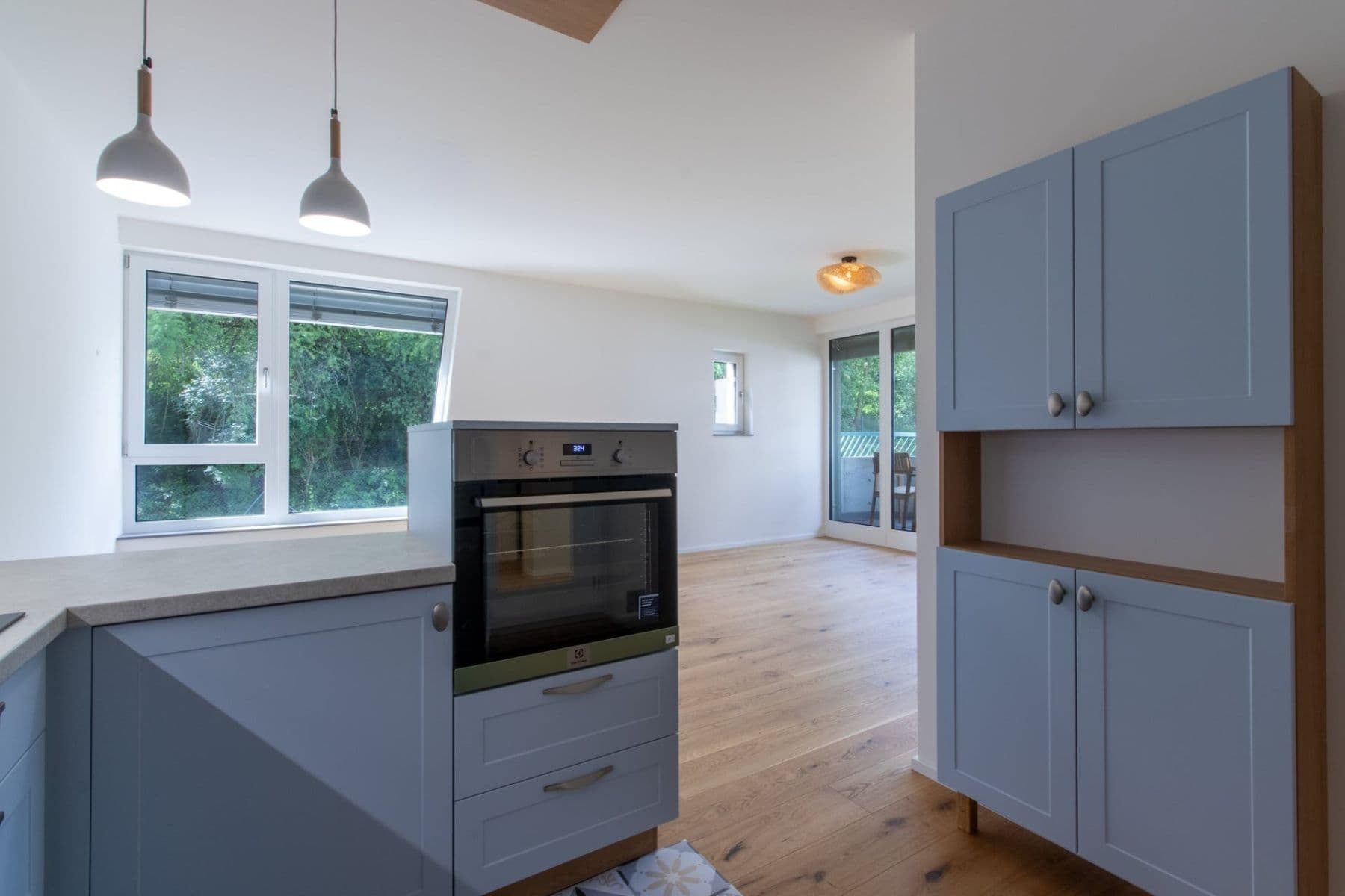 2 bedroom with open-plan kitchen flat to rent, 82 m², U Komína, Prague, Prague 2 bedroom with open-plan kitchen flat to rent, 82 m², U Komína, Prague, Prague