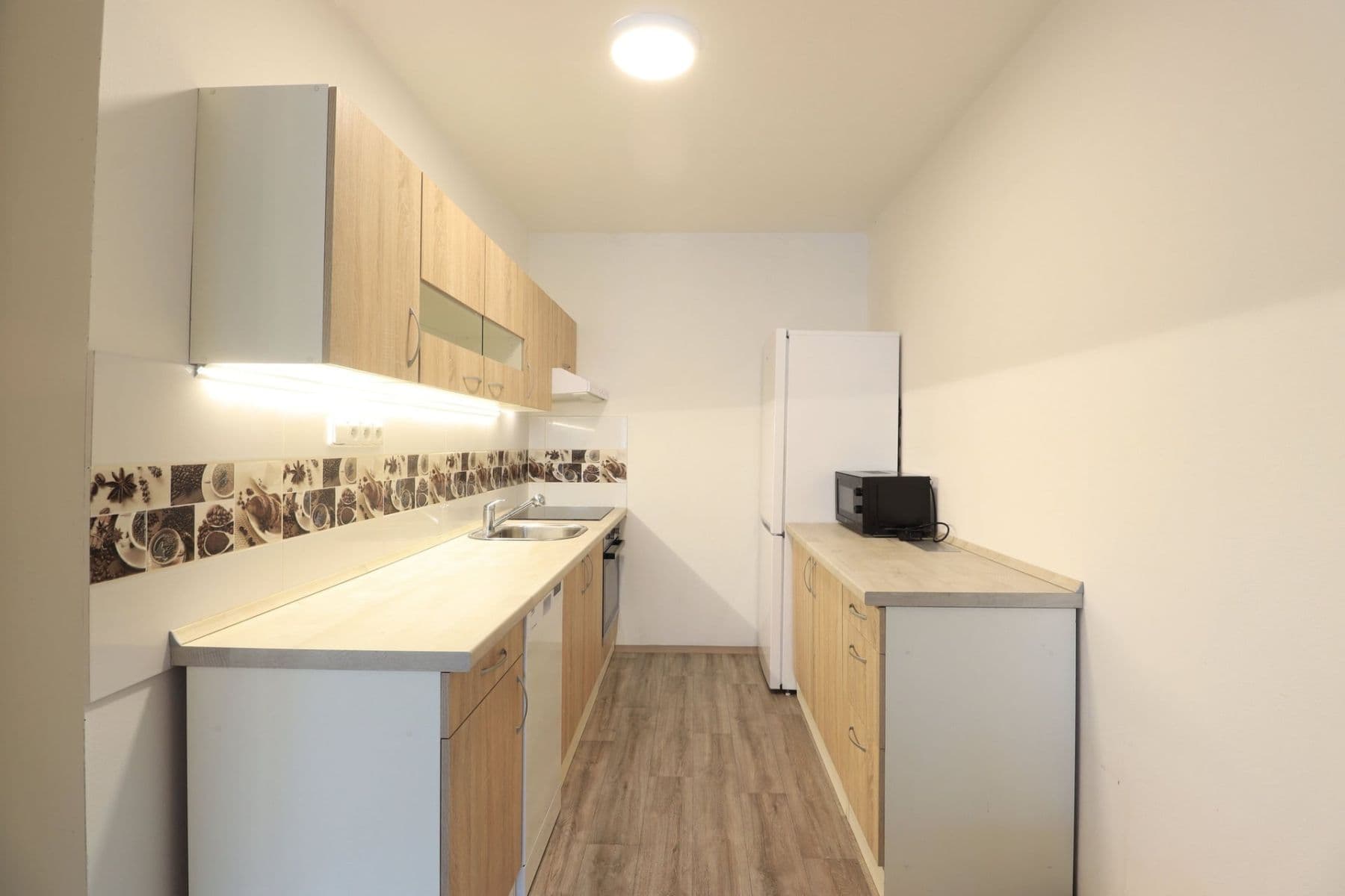 2 bedroom with open-plan kitchen flat to rent, 66 m², Petýrkova, Prague, Prague 2 bedroom with open-plan kitchen flat to rent, 66 m², Petýrkova, Prague, Prague