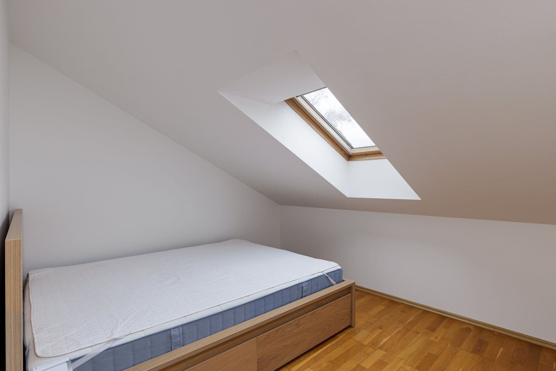 2 bedroom with open-plan kitchen flat to rent, 63 m², Na Popelce, Prague, Prague 2 bedroom with open-plan kitchen flat to rent, 63 m², Na Popelce, Prague, Prague