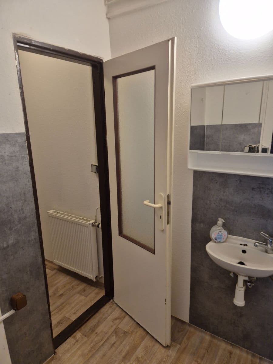Studio flat to rent, 32 m², Smíchovská, Prague, Prague Studio flat to rent, 32 m², Smíchovská, Prague, Prague