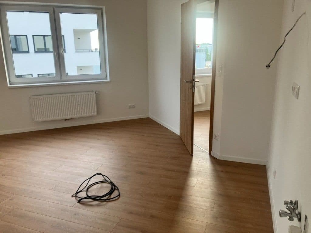 2 bedroom with open-plan kitchen flat to rent, 74 m², Brněnská, Šlapanice, Jihomoravský Region 2 bedroom with open-plan kitchen flat to rent, 74 m², Brněnská, Šlapanice, Jihomoravský Region