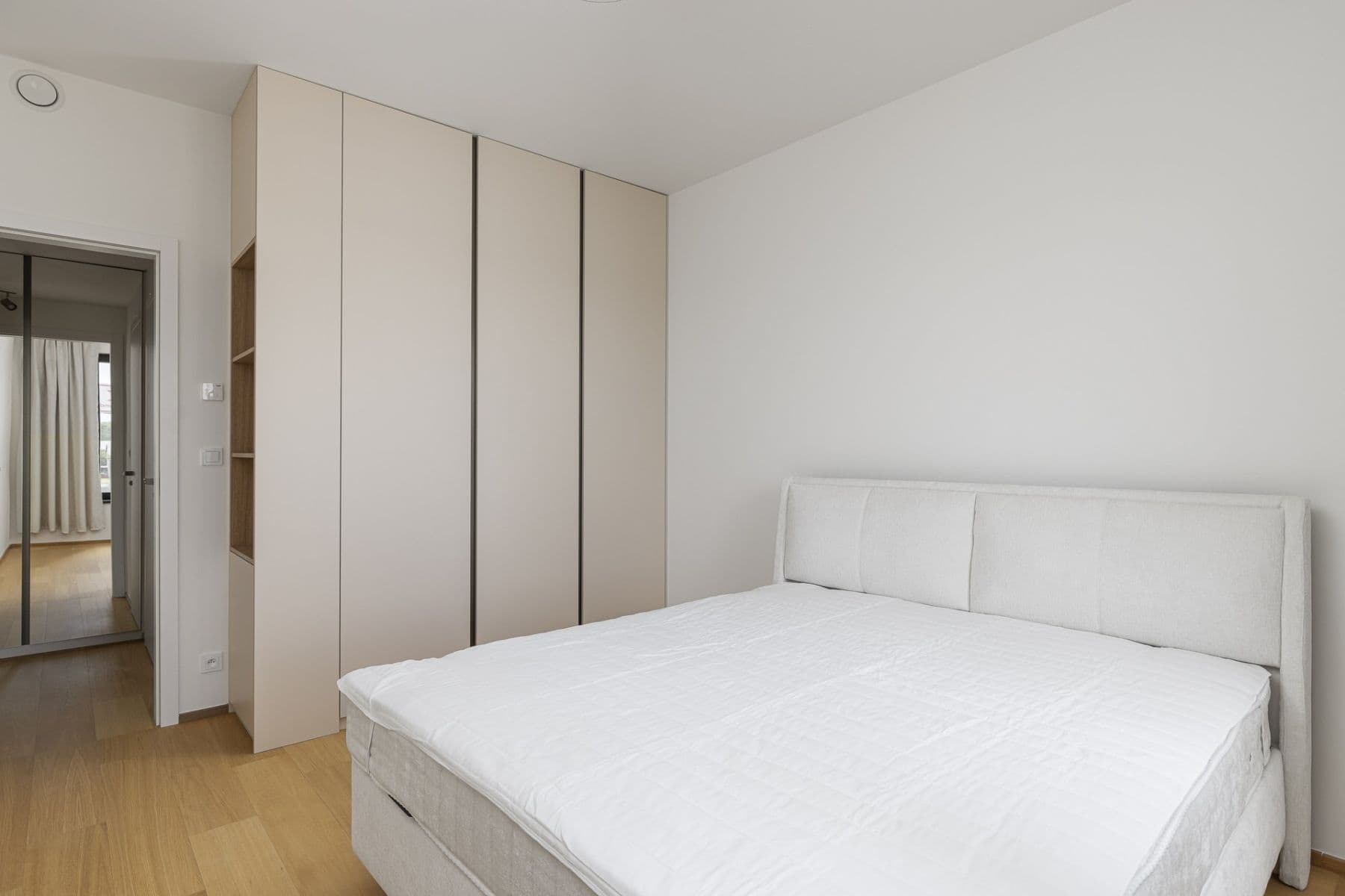 1 bedroom with open-plan kitchen flat to rent, 53 m², V třešňovce, Prague, Prague 1 bedroom with open-plan kitchen flat to rent, 53 m², V třešňovce, Prague, Prague