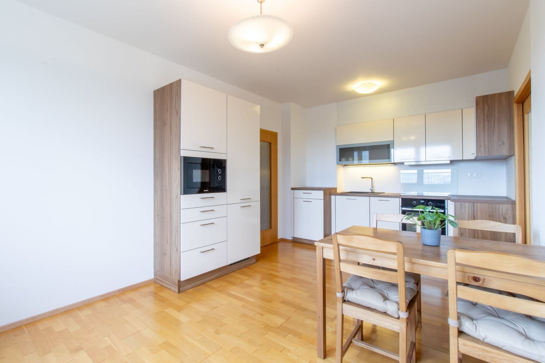 1 bedroom with open-plan kitchen flat to rent, 43 m², Na výspě, Prague, Prague 1 bedroom with open-plan kitchen flat to rent, 43 m², Na výspě, Prague, Prague