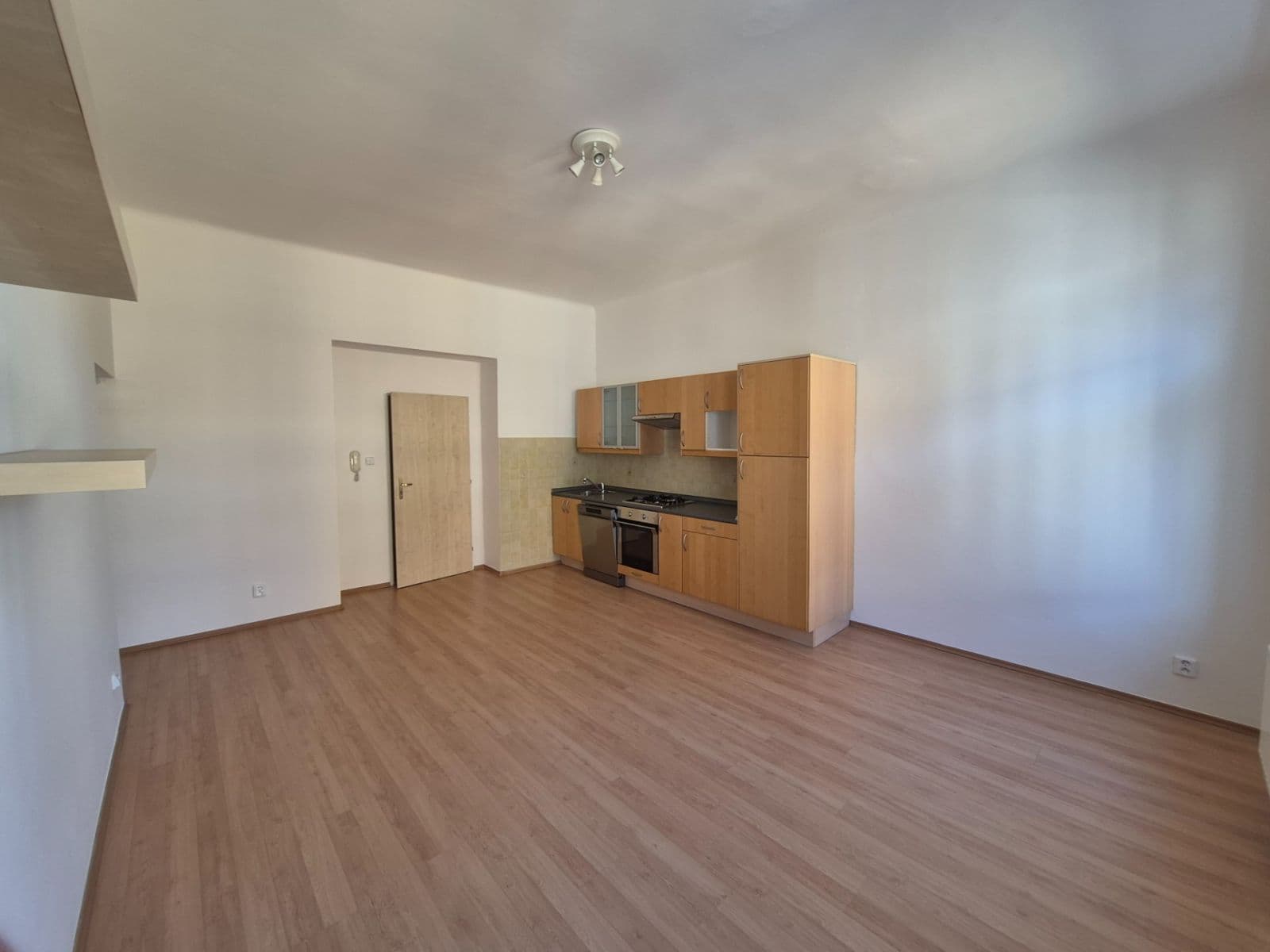 1 bedroom with open-plan kitchen flat to rent, 48 m², Boleslavova, Prague, Prague 1 bedroom with open-plan kitchen flat to rent, 48 m², Boleslavova, Prague, Prague