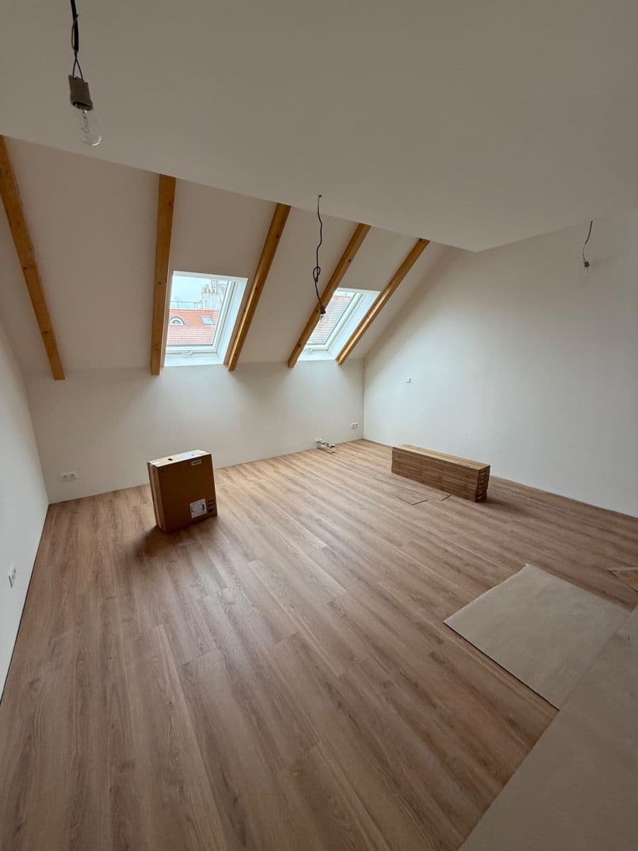 5 bedroom with open-plan kitchen flat to rent, 164 m², Chodská, Prague, Prague 5 bedroom with open-plan kitchen flat to rent, 164 m², Chodská, Prague, Prague