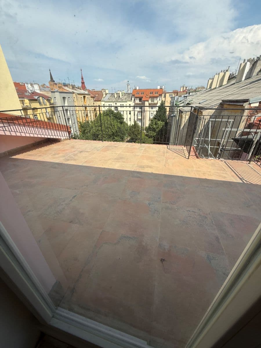 5 bedroom with open-plan kitchen flat to rent, 164 m², Chodská, Prague, Prague 5 bedroom with open-plan kitchen flat to rent, 164 m², Chodská, Prague, Prague