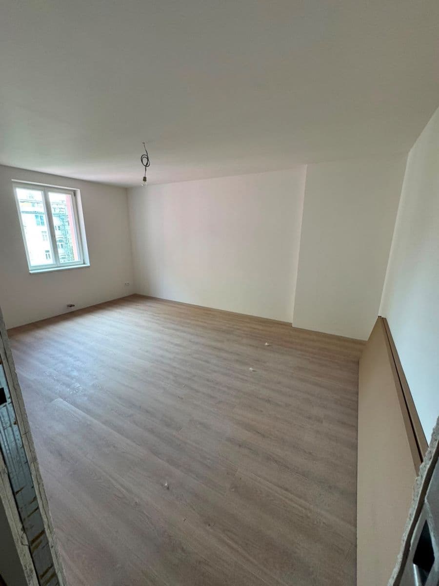 5 bedroom with open-plan kitchen flat to rent, 164 m², Chodská, Prague, Prague 5 bedroom with open-plan kitchen flat to rent, 164 m², Chodská, Prague, Prague