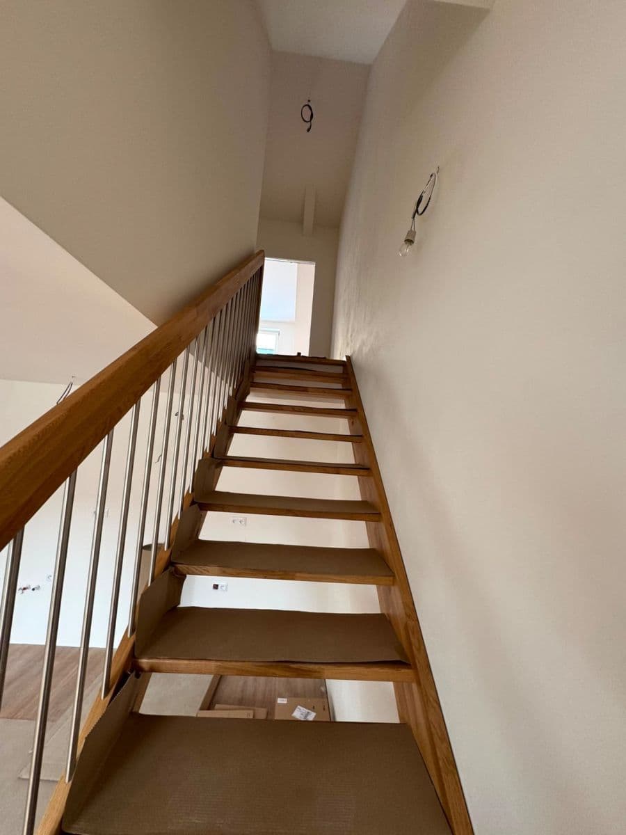 5 bedroom with open-plan kitchen flat to rent, 164 m², Chodská, Prague, Prague 5 bedroom with open-plan kitchen flat to rent, 164 m², Chodská, Prague, Prague