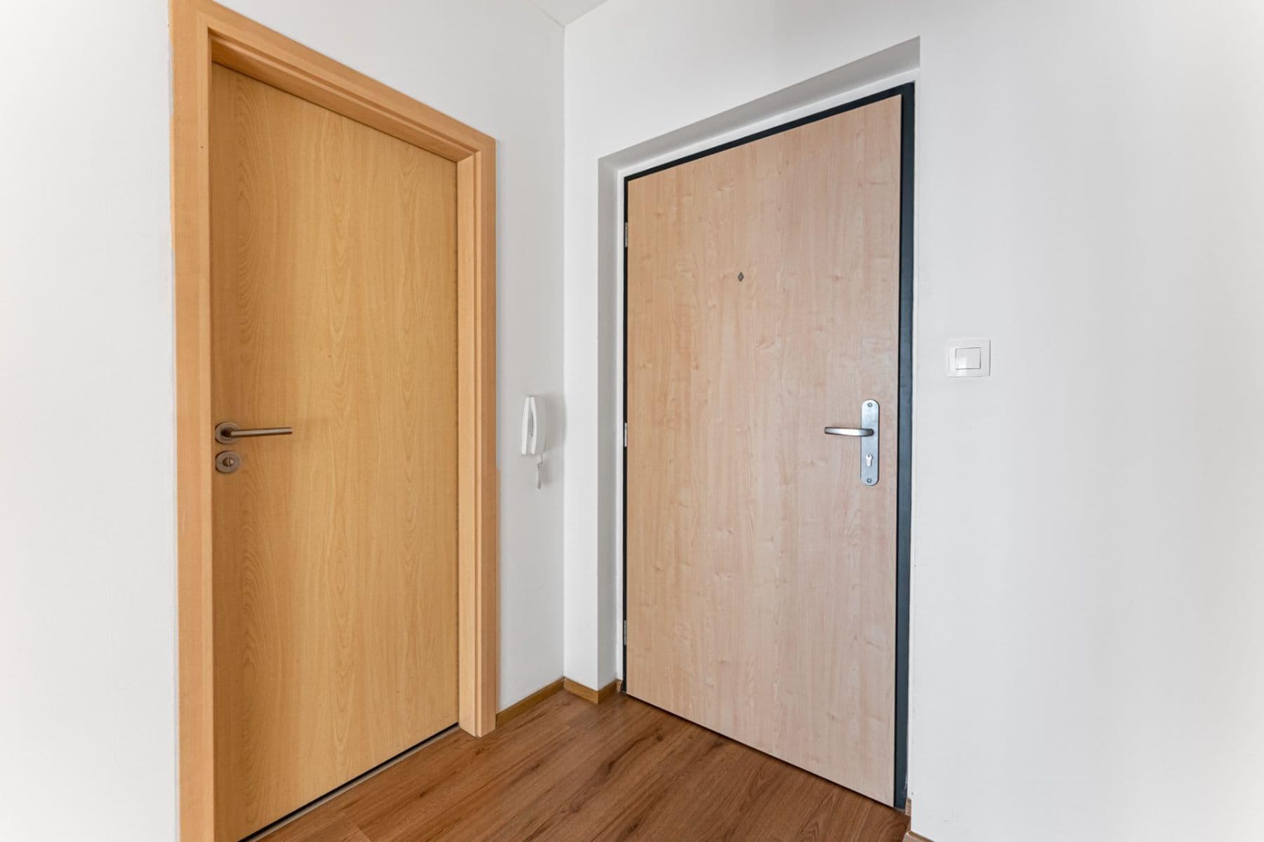 Studio flat to rent, 32 m², U Hostavického potoka, Prague, Prague Studio flat to rent, 32 m², U Hostavického potoka, Prague, Prague