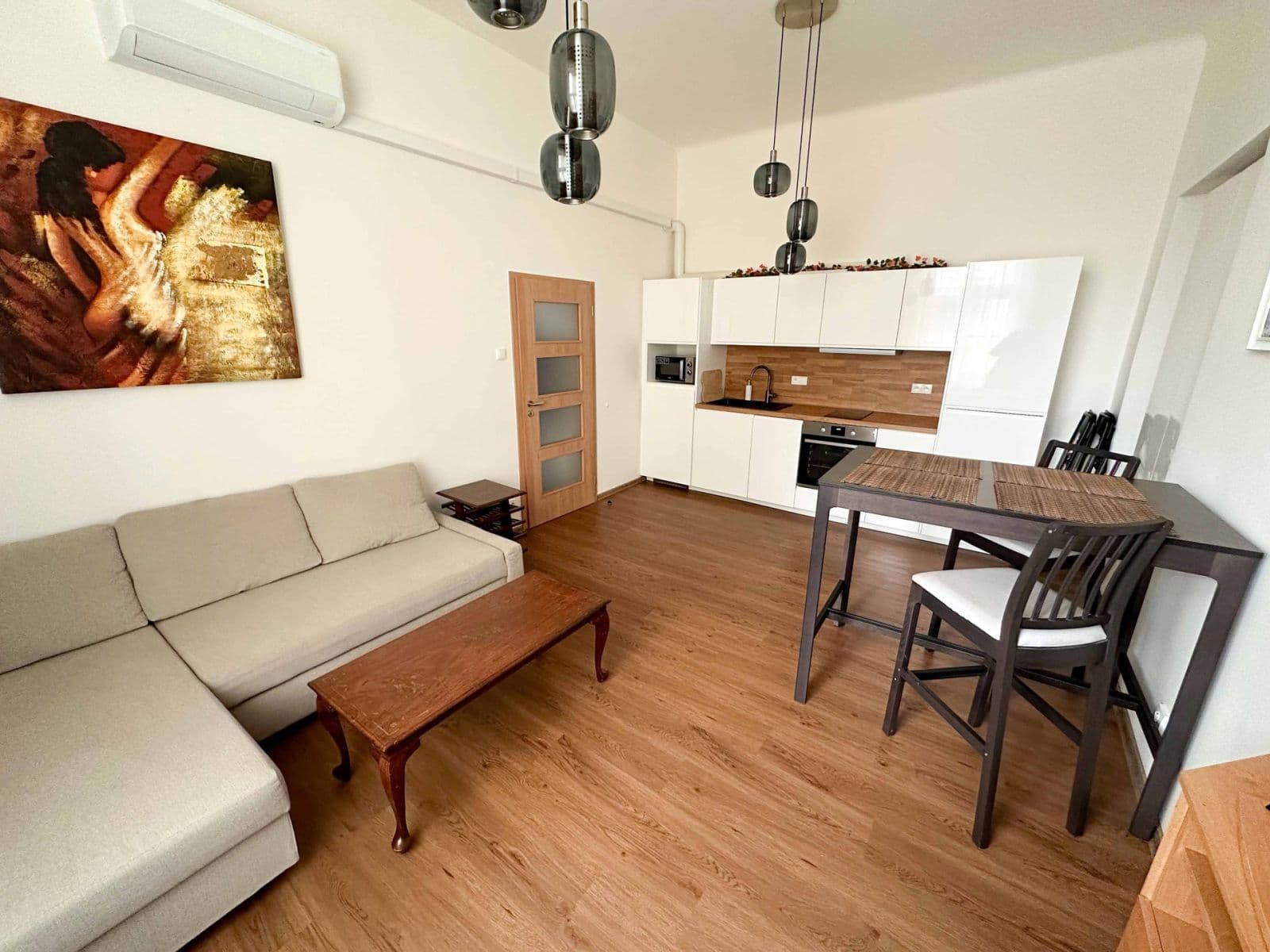 1 bedroom with open-plan kitchen flat to rent, 34 m², Vodičkova, Prague, Prague 1 bedroom with open-plan kitchen flat to rent, 34 m², Vodičkova, Prague, Prague