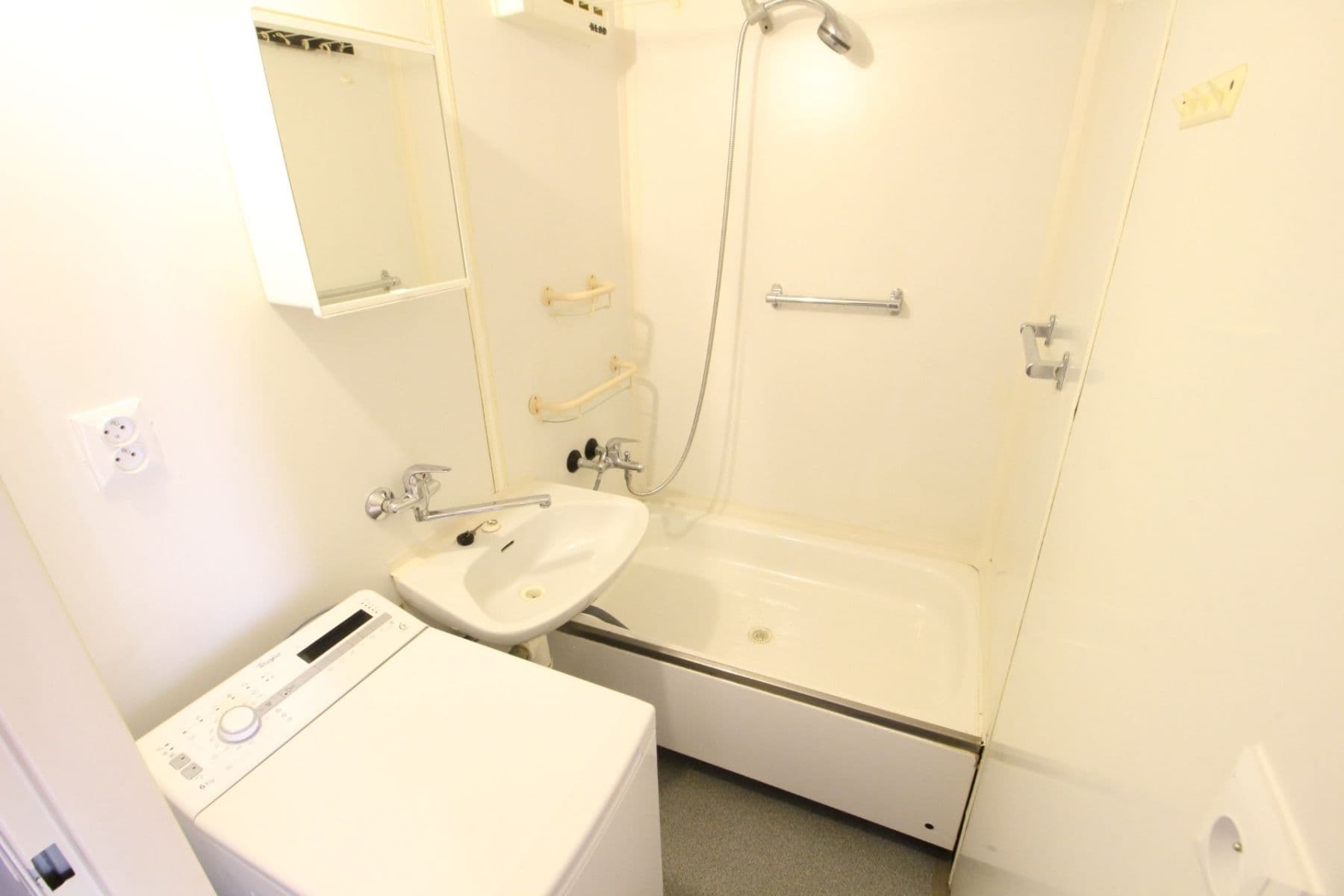 1 bedroom with open-plan kitchen flat to rent, 43 m², Krouzova, Prague, Prague 1 bedroom with open-plan kitchen flat to rent, 43 m², Krouzova, Prague, Prague