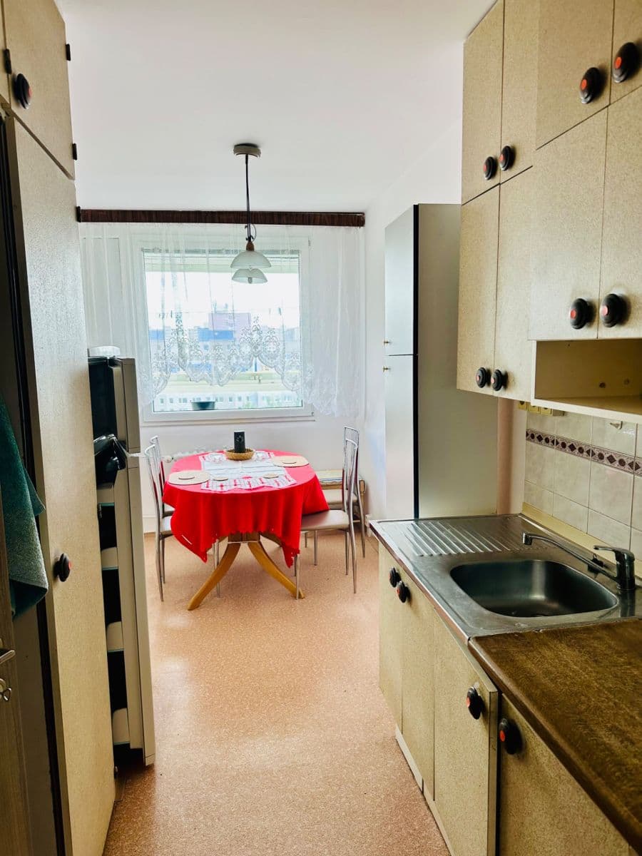 3 bedroom flat to rent, 75 m², Hekrova, Prague, Prague 3 bedroom flat to rent, 75 m², Hekrova, Prague, Prague
