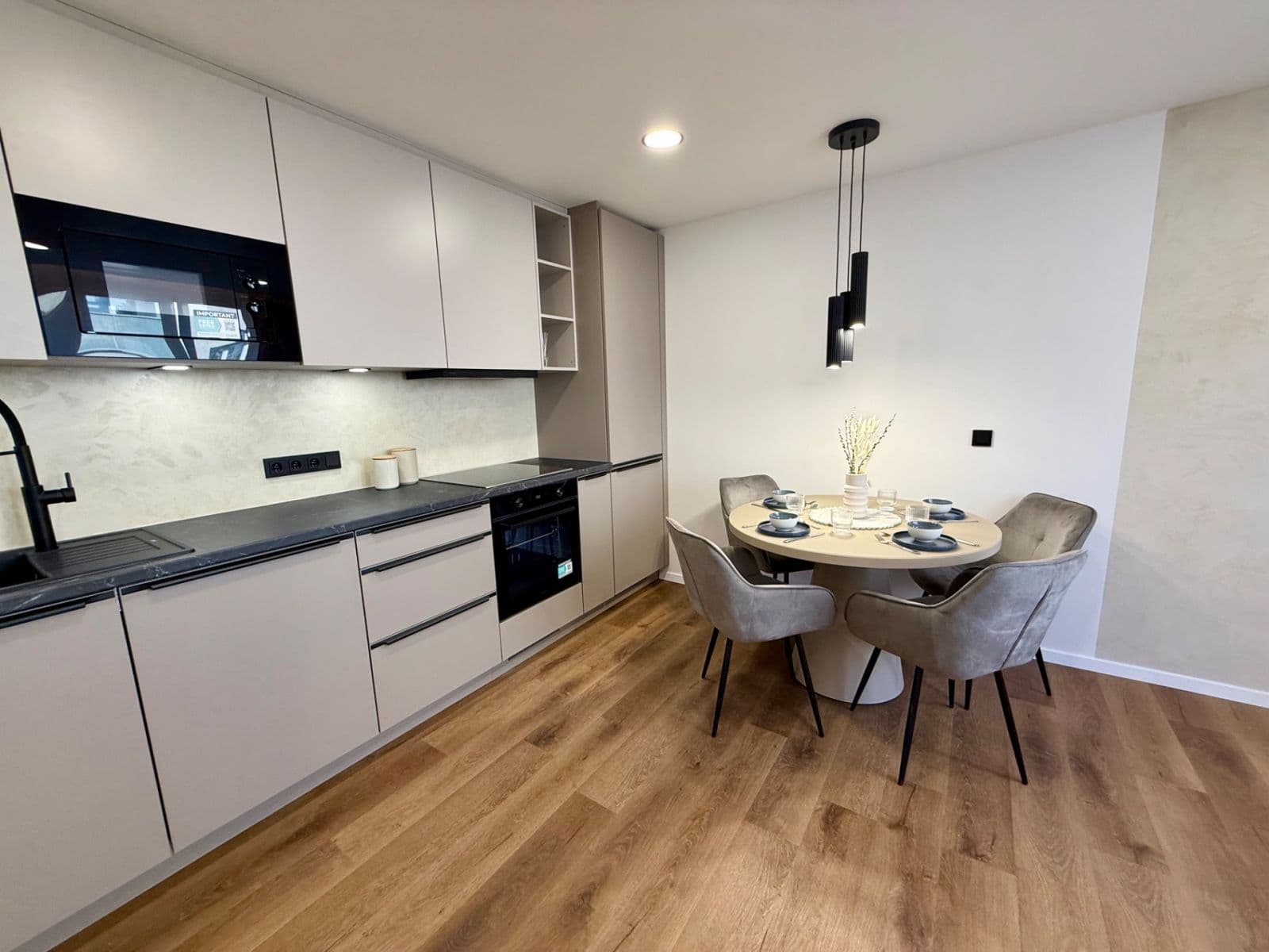 1 bedroom with open-plan kitchen flat for sale, 36 m², Nedašovská, Prague, Prague 1 bedroom with open-plan kitchen flat for sale, 36 m², Nedašovská, Prague, Prague