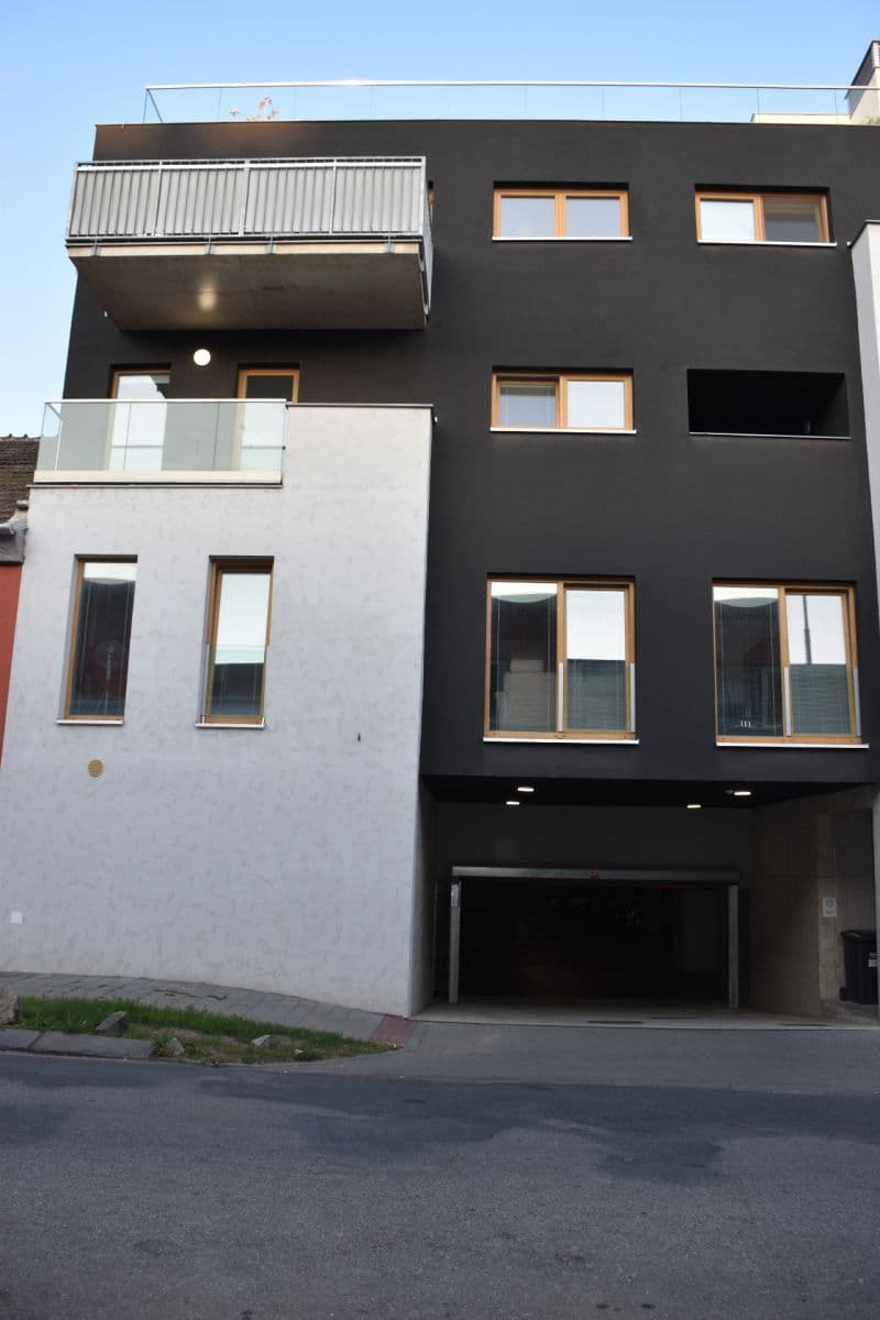 1 bedroom with open-plan kitchen flat to rent, 58 m², Košinova, Brno, Jihomoravský Region 1 bedroom with open-plan kitchen flat to rent, 58 m², Košinova, Brno, Jihomoravský Region