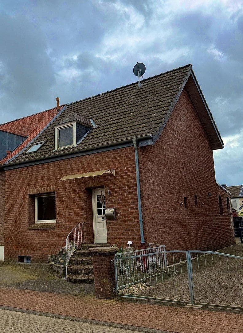 house for sale, 110 m², Emmerich on the Rhine, North Rhine-Westphalia house for sale, 110 m², Emmerich on the Rhine, North Rhine-Westphalia