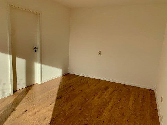 1 bedroom with open-plan kitchen flat to rent, 61 m², Esslingen am Neckar, Baden-Württemberg 1 bedroom with open-plan kitchen flat to rent, 61 m², Esslingen am Neckar, Baden-Württemberg