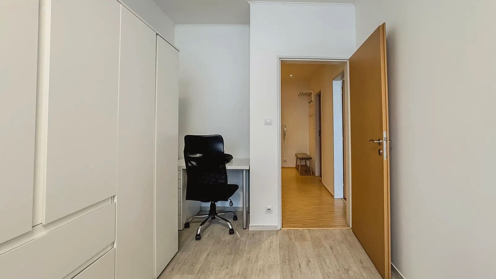 1 bedroom with open-plan kitchen flat to rent, 53 m², Pod Harfou, Prague, Prague 1 bedroom with open-plan kitchen flat to rent, 53 m², Pod Harfou, Prague, Prague