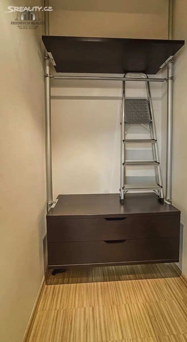 1 bedroom with open-plan kitchen flat to rent, 53 m², Pod Harfou, Prague, Prague 1 bedroom with open-plan kitchen flat to rent, 53 m², Pod Harfou, Prague, Prague