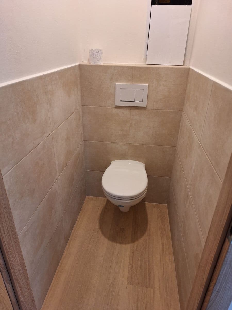 2 bedroom with open-plan kitchen flat to rent, 54 m², Na růžovém poli, Kladno, Středočeský Region 2 bedroom with open-plan kitchen flat to rent, 54 m², Na růžovém poli, Kladno, Středočeský Region