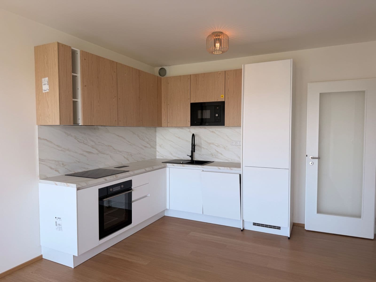 1 bedroom with open-plan kitchen flat to rent, 45 m², Pod Harfou, Prague, Prague 1 bedroom with open-plan kitchen flat to rent, 45 m², Pod Harfou, Prague, Prague