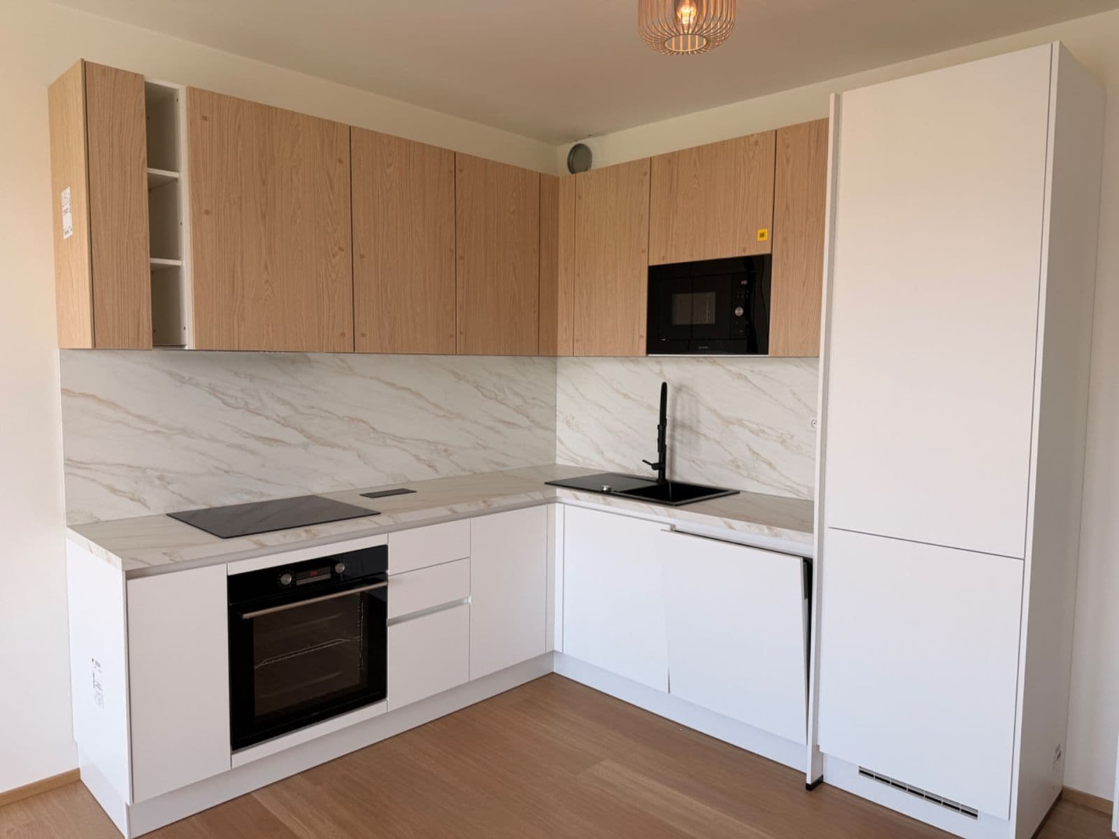 1 bedroom with open-plan kitchen flat to rent, 45 m², Pod Harfou, Prague, Prague 1 bedroom with open-plan kitchen flat to rent, 45 m², Pod Harfou, Prague, Prague