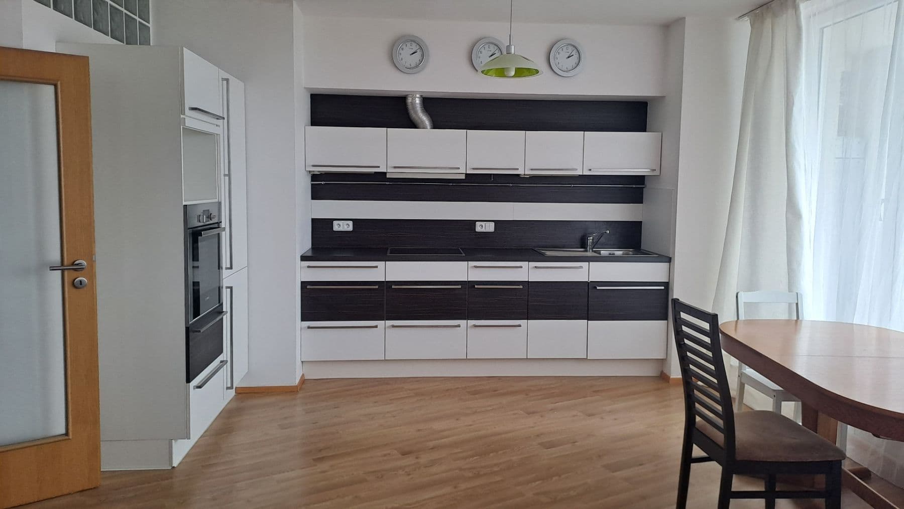 1 bedroom with open-plan kitchen flat to rent, 59 m², Milotická, Prague, Prague 1 bedroom with open-plan kitchen flat to rent, 59 m², Milotická, Prague, Prague