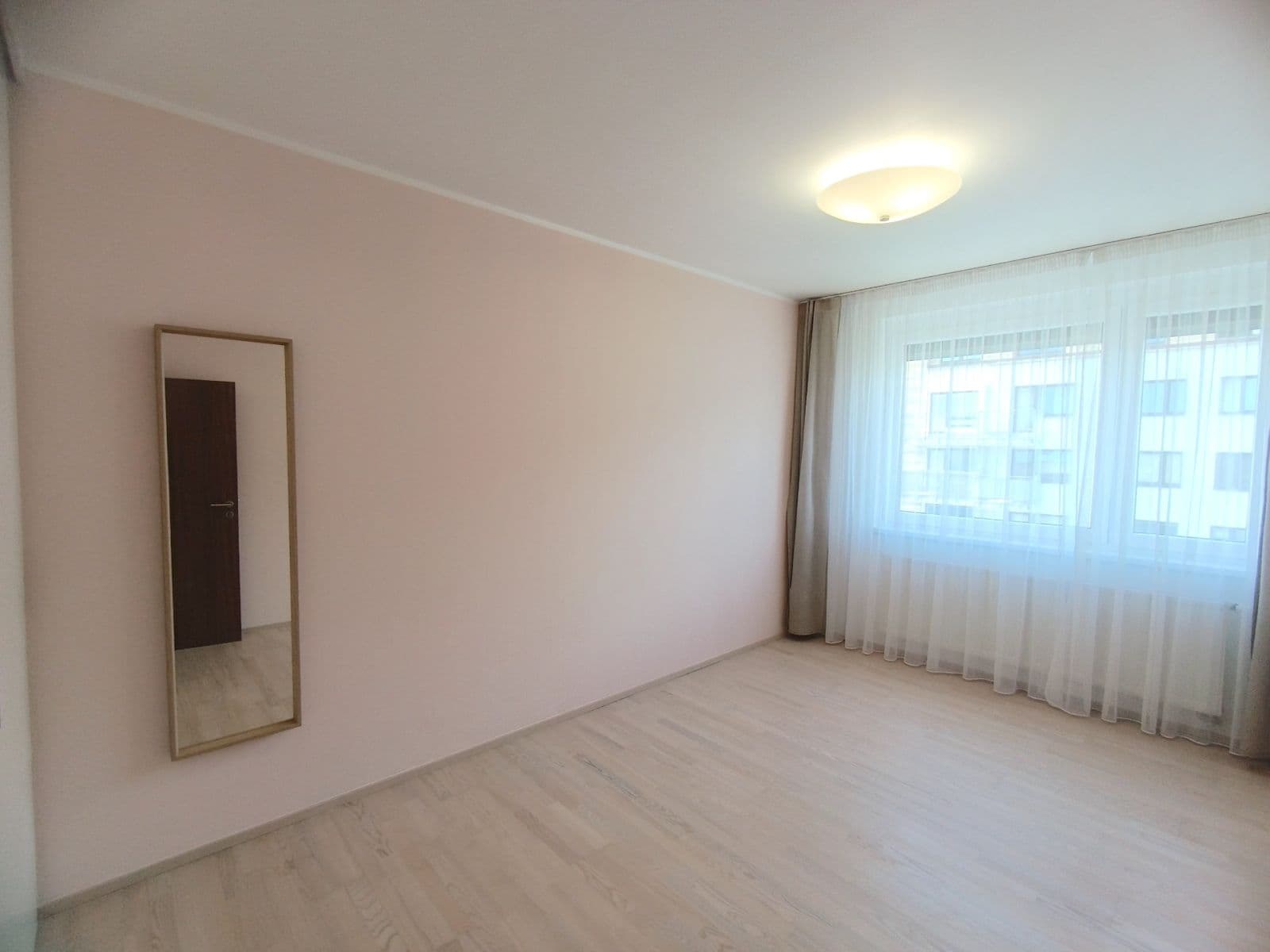 2 bedroom with open-plan kitchen flat to rent, 104 m², Zakšínská, Prague, Prague 2 bedroom with open-plan kitchen flat to rent, 104 m², Zakšínská, Prague, Prague