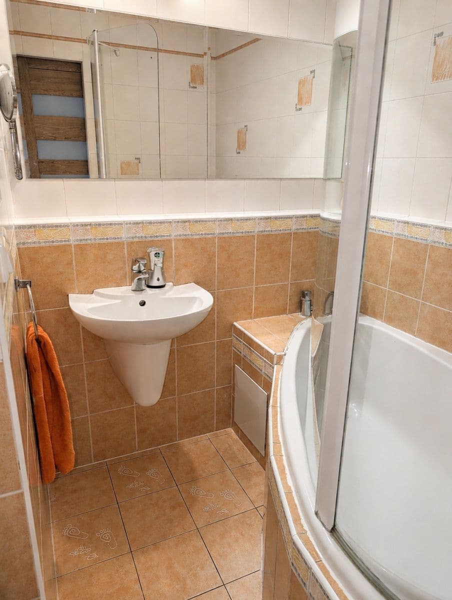 2 bedroom with open-plan kitchen flat to rent, 79 m², Voskovcova, Prague, Prague 2 bedroom with open-plan kitchen flat to rent, 79 m², Voskovcova, Prague, Prague