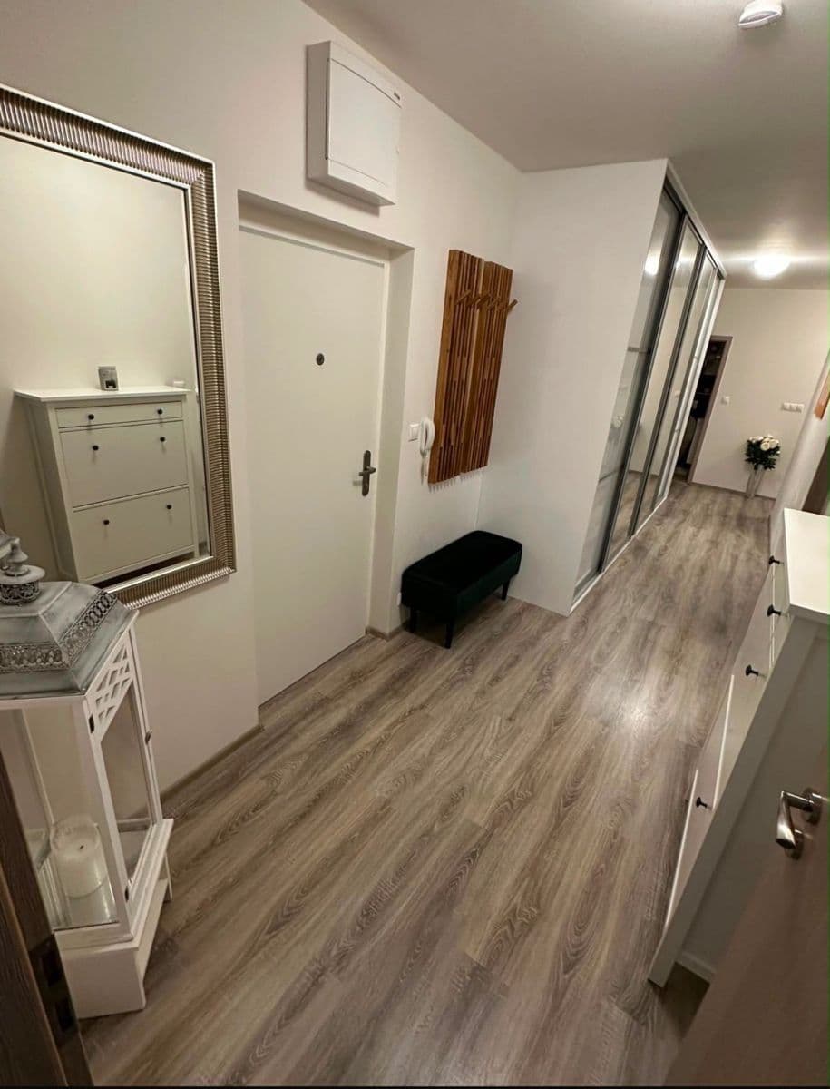 3 bedroom with open-plan kitchen flat to rent, 105 m², Edvarda Beneše, Olomouc, Olomoucký Region 3 bedroom with open-plan kitchen flat to rent, 105 m², Edvarda Beneše, Olomouc, Olomoucký Region