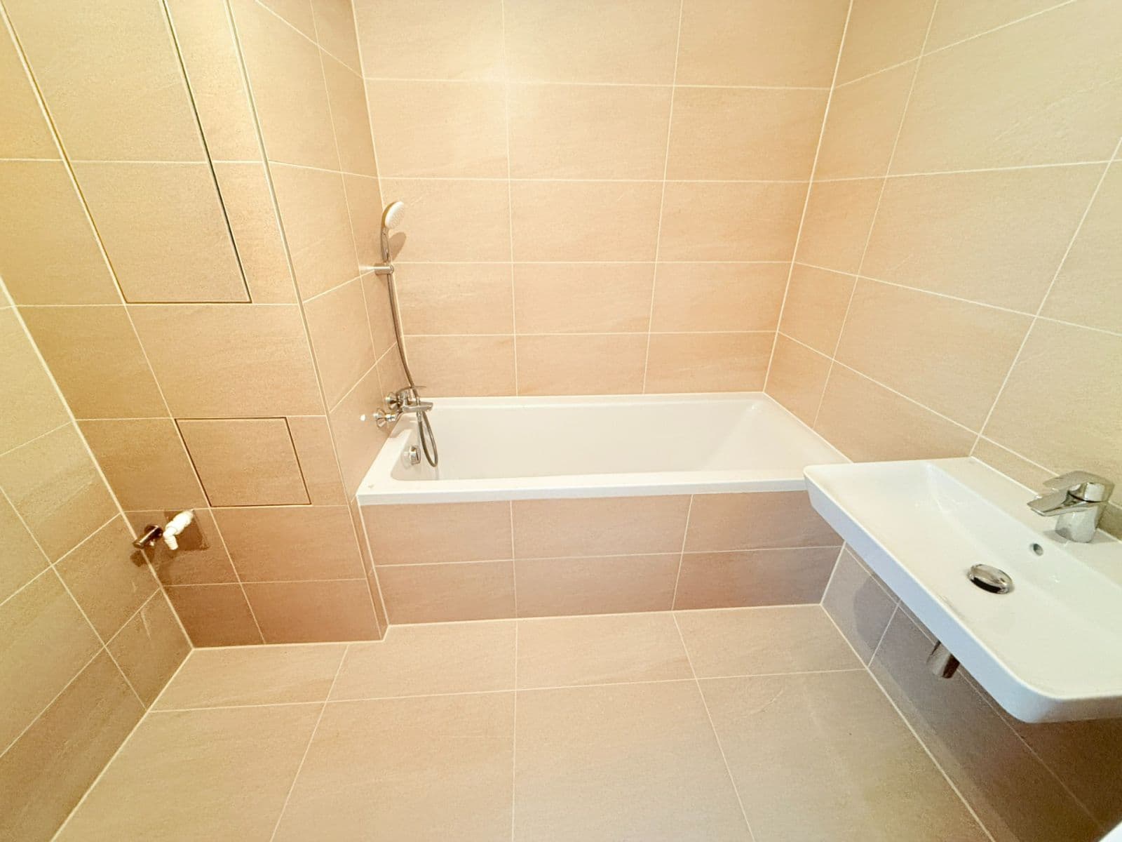 2 bedroom with open-plan kitchen flat to rent, 67 m², Milánská, Prague, Prague 2 bedroom with open-plan kitchen flat to rent, 67 m², Milánská, Prague, Prague