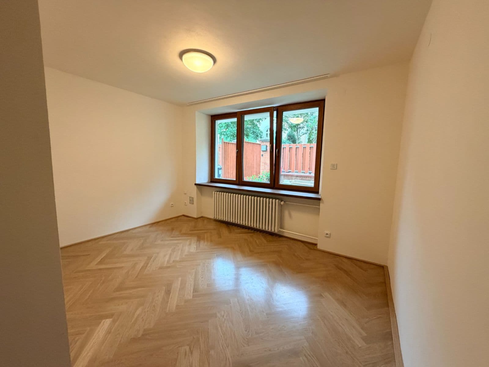 1 bedroom with open-plan kitchen flat to rent, 48 m², Nad Santoškou, Prague, Prague 1 bedroom with open-plan kitchen flat to rent, 48 m², Nad Santoškou, Prague, Prague