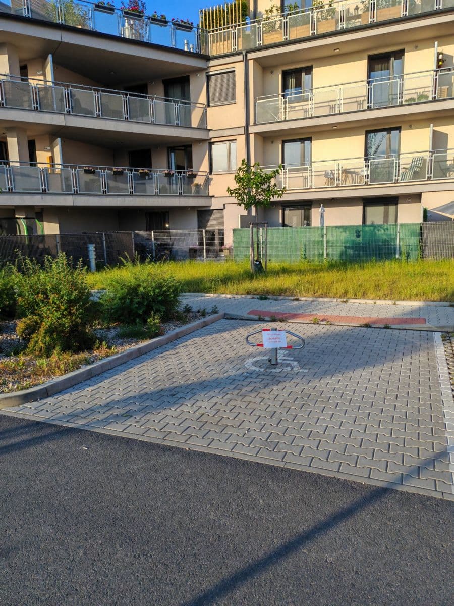 garage to rent, 19 m², Brandýs nad Labem-Stará Boleslav, Středočeský Region garage to rent, 19 m², Brandýs nad Labem-Stará Boleslav, Středočeský Region