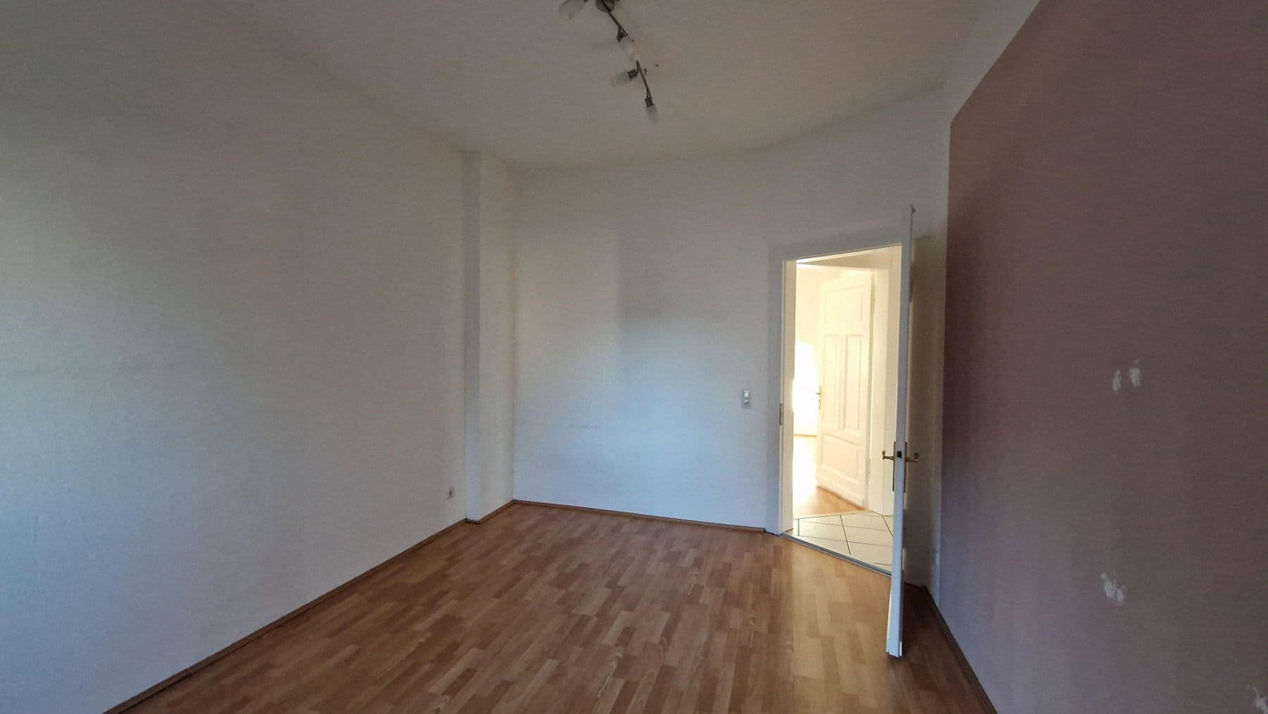 2 bedroom with open-plan kitchen flat for sale, 97 m², Radevormwald, North Rhine-Westphalia 2 bedroom with open-plan kitchen flat for sale, 97 m², Radevormwald, North Rhine-Westphalia