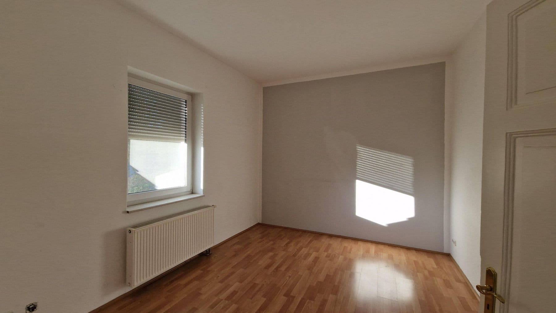 2 bedroom with open-plan kitchen flat for sale, 97 m², Radevormwald, North Rhine-Westphalia 2 bedroom with open-plan kitchen flat for sale, 97 m², Radevormwald, North Rhine-Westphalia