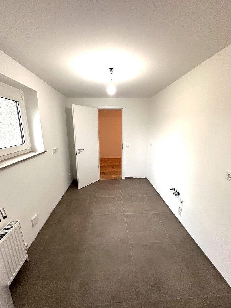 4 bedroom with open-plan kitchen flat for sale, 124 m², Kastenackerweg 10, Esslingen am Neckar, Baden-Württemberg 4 bedroom with open-plan kitchen flat for sale, 124 m², Kastenackerweg 10, Esslingen am Neckar, Baden-Württemberg