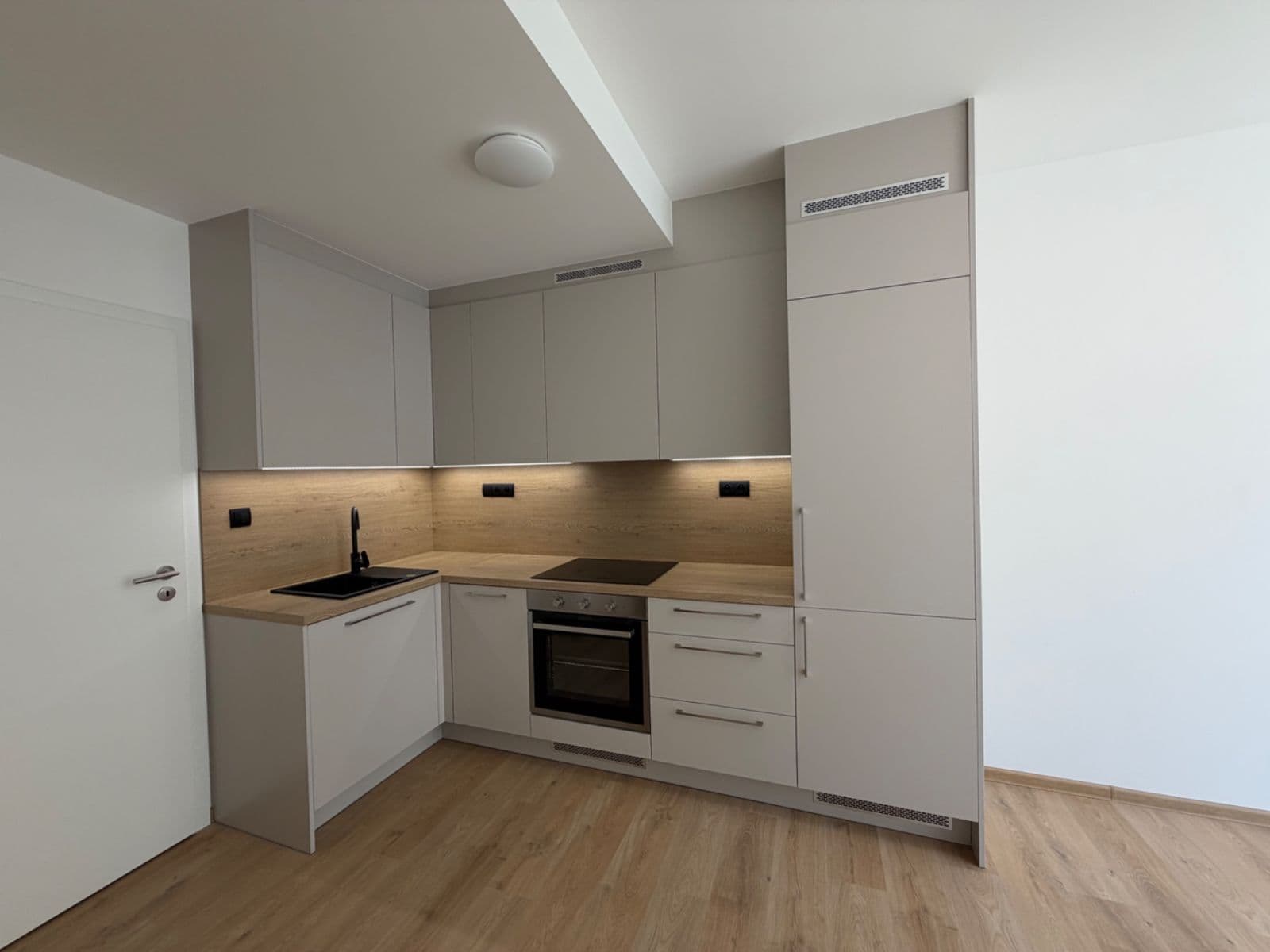 1 bedroom with open-plan kitchen flat to rent, 36 m², Bratislavská, Brno, Jihomoravský Region 1 bedroom with open-plan kitchen flat to rent, 36 m², Bratislavská, Brno, Jihomoravský Region