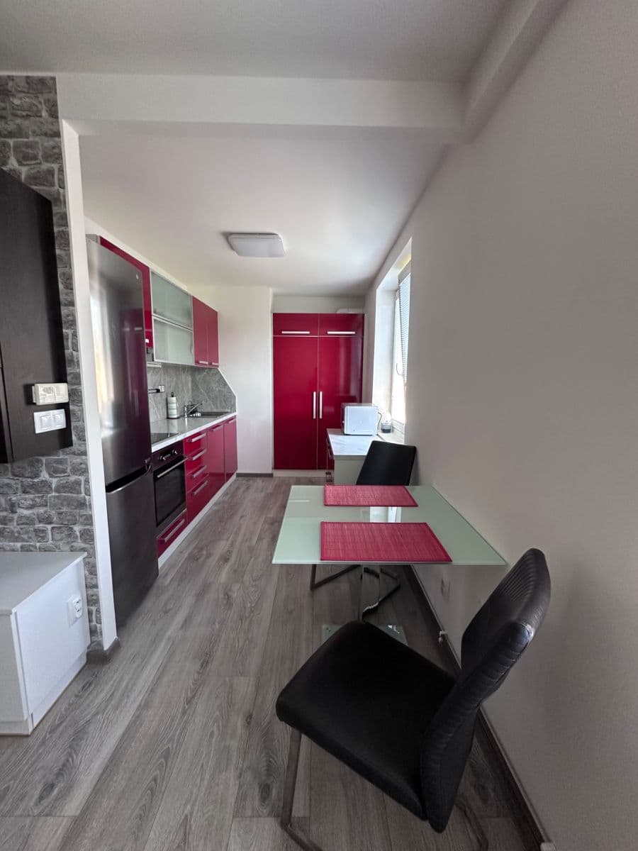 1 bedroom with open-plan kitchen flat to rent, 48 m², nábřeží T. G. Masaryka, Rakovník, Středočeský Region 1 bedroom with open-plan kitchen flat to rent, 48 m², nábřeží T. G. Masaryka, Rakovník, Středočeský Region
