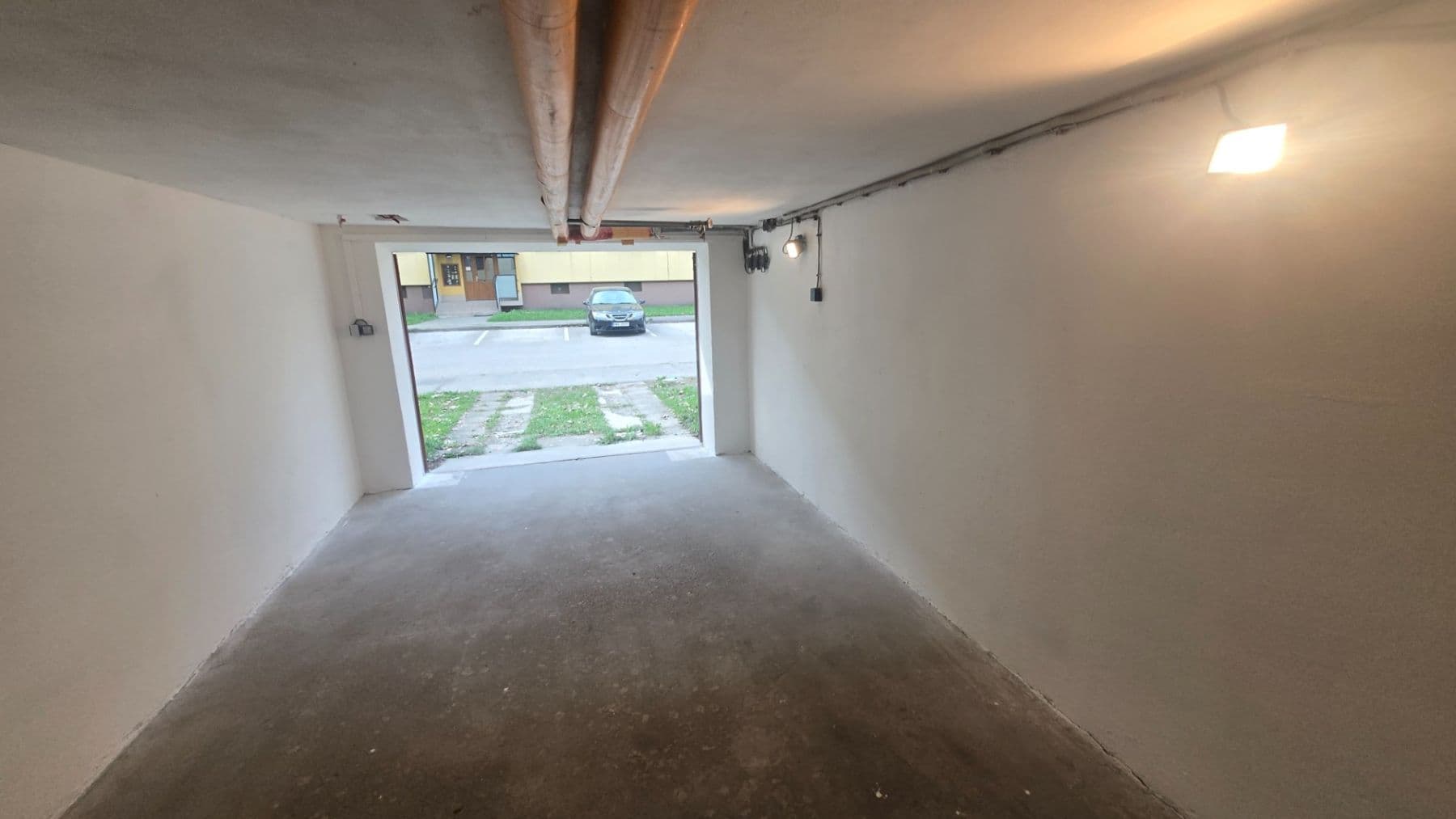 garage for sale, 17 m², Frýdek-Místek, Moravskoslezský Region garage for sale, 17 m², Frýdek-Místek, Moravskoslezský Region