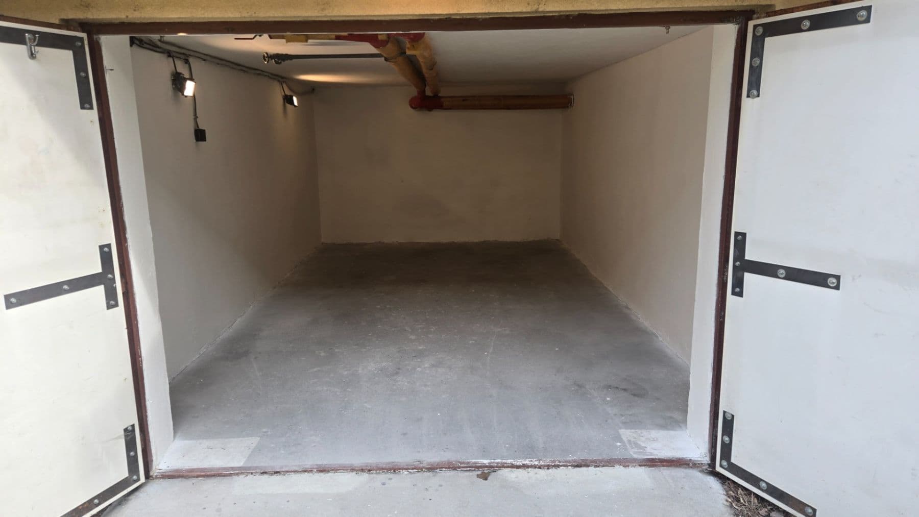 garage for sale, 17 m², Frýdek-Místek, Moravskoslezský Region garage for sale, 17 m², Frýdek-Místek, Moravskoslezský Region