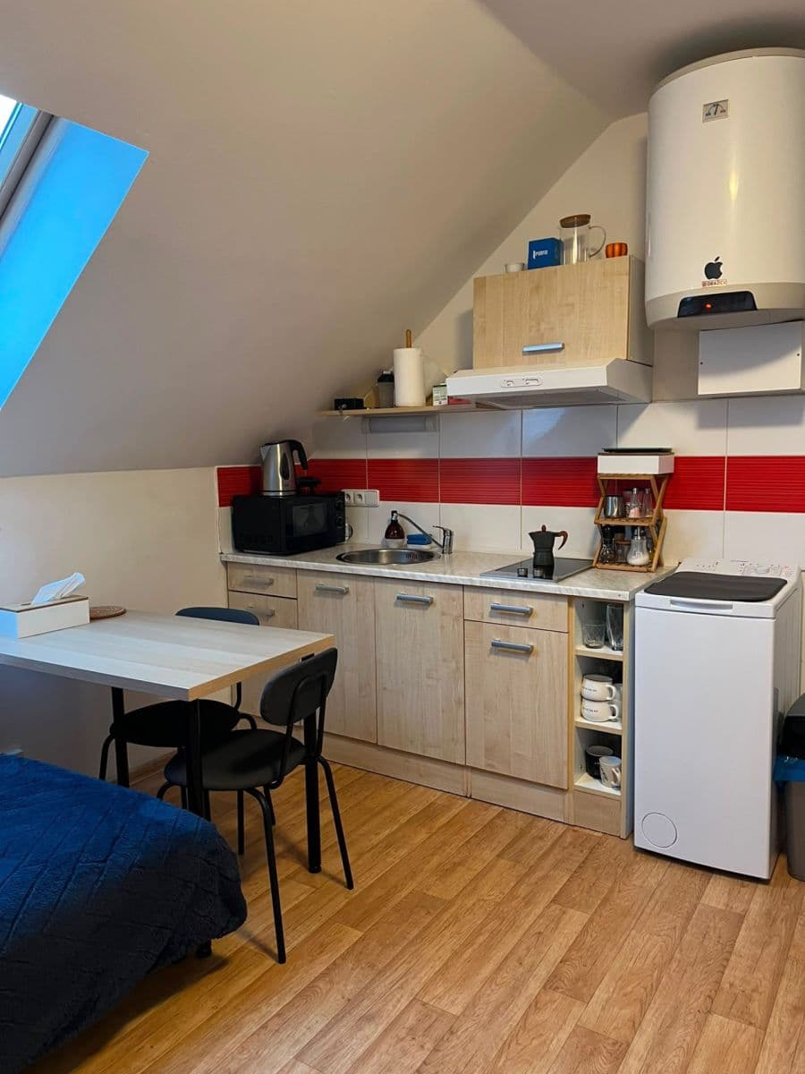 Studio flat to rent, 32 m², V Korytech, Prague, Prague Studio flat to rent, 32 m², V Korytech, Prague, Prague
